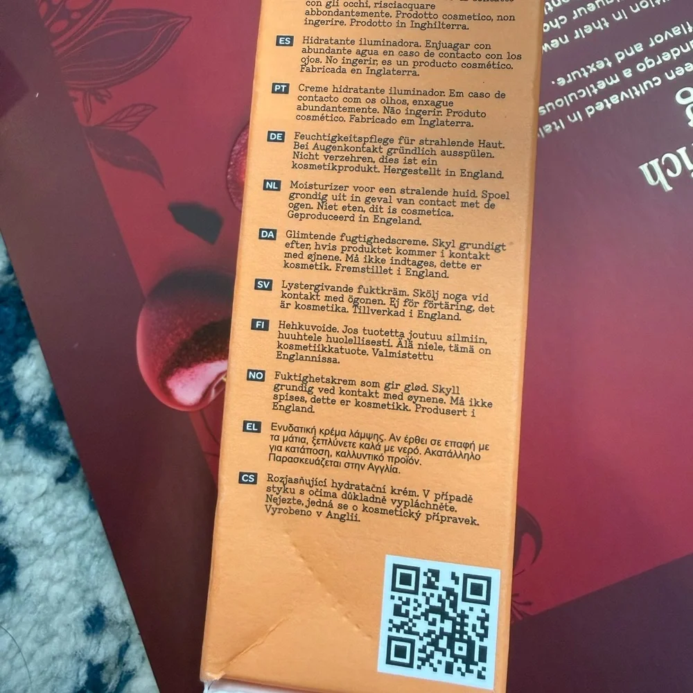 ELEMIS Superfood Glow Priming Moisturiser - Peach Orange Box